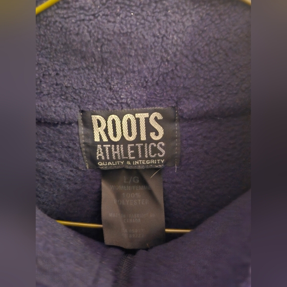 Roots Athletics Navy Blue Fleece Vest, size 10 - Picture 3 of 5